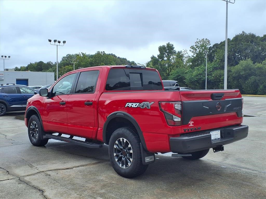 2024 Nissan Titan PRO-4X photo 4