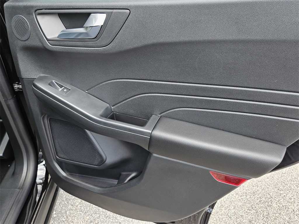 2025 Ford Escape Plug-In Hybrid photo 30