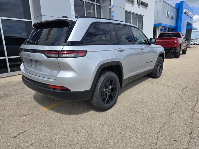 2025 Jeep Grand Cherokee Altitude X photo 4