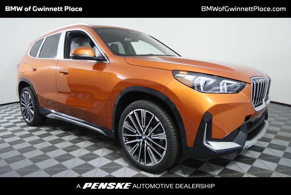 2025 BMW X1 28i's photo