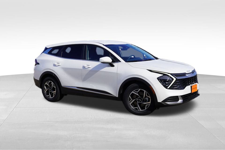 2024 Kia Sportage LX photo 2