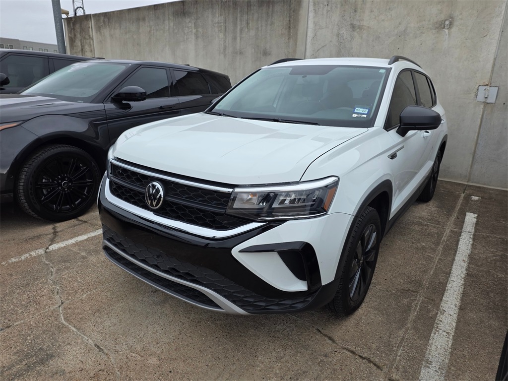 2022 Volkswagen Taos S's photo