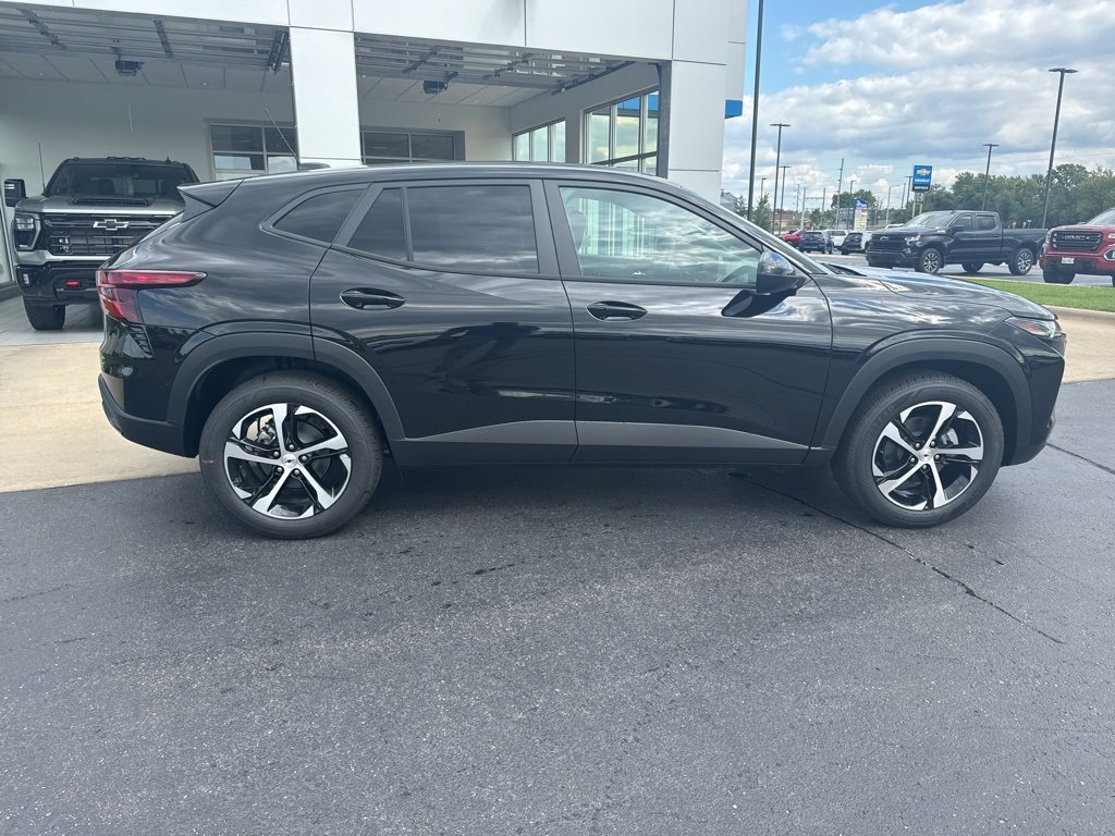 2025 Chevrolet Trax photo 7