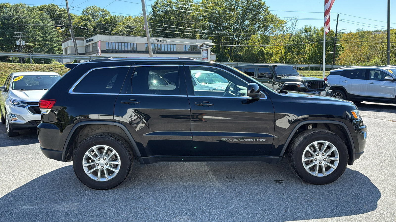 2021 Jeep Grand Cherokee Laredo E photo 2