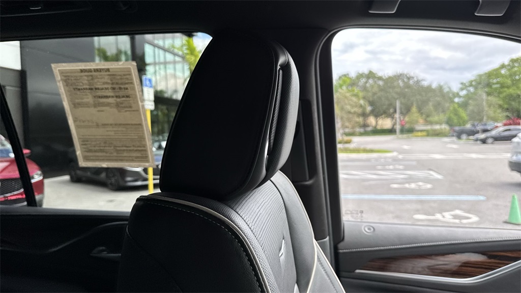 2023 Cadillac Escalade Premium Luxury photo 19