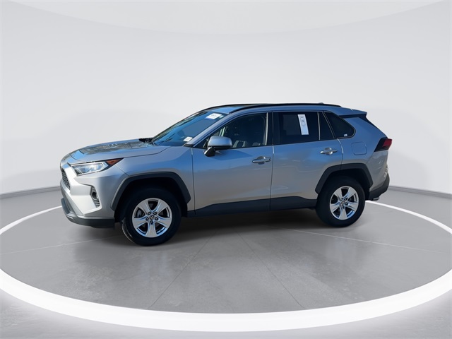 2021 Toyota RAV4 XLE photo 4