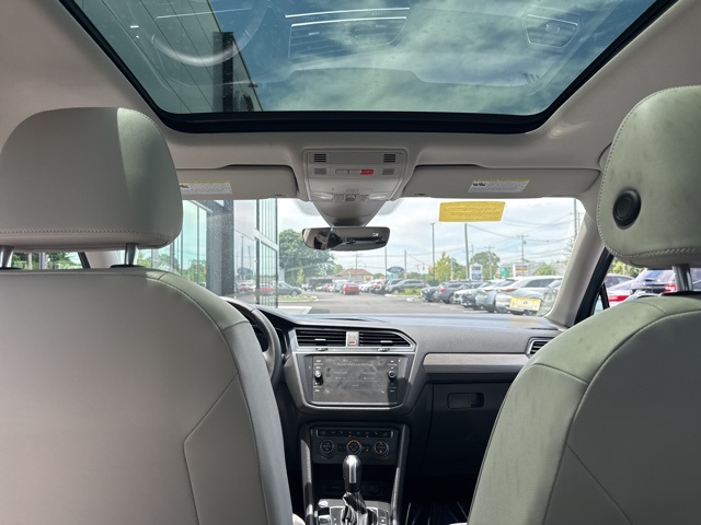 2021 Volkswagen Tiguan SEL photo 14