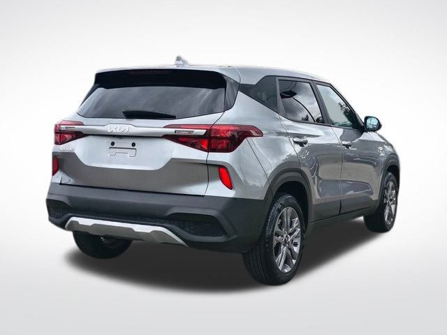 2023 Kia Seltos LX photo 11
