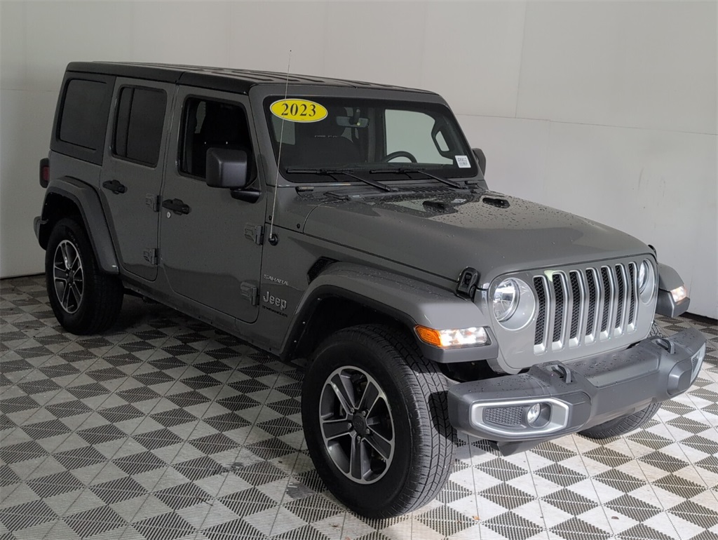 2023 Jeep Wrangler Sahara photo 2