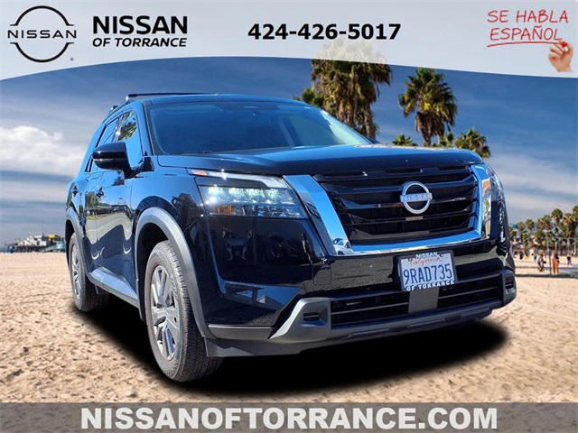 2024 Nissan Pathfinder SV's photo