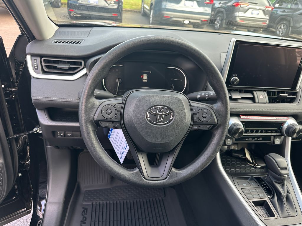 2025 Toyota RAV4 LE photo 18