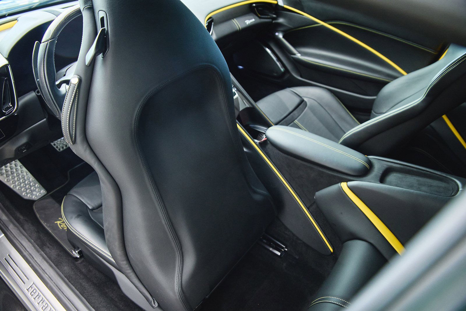 2023 Ferrari Roma photo 32