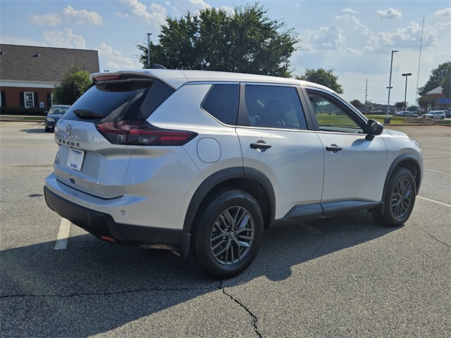 2025 Nissan Rogue S photo 11