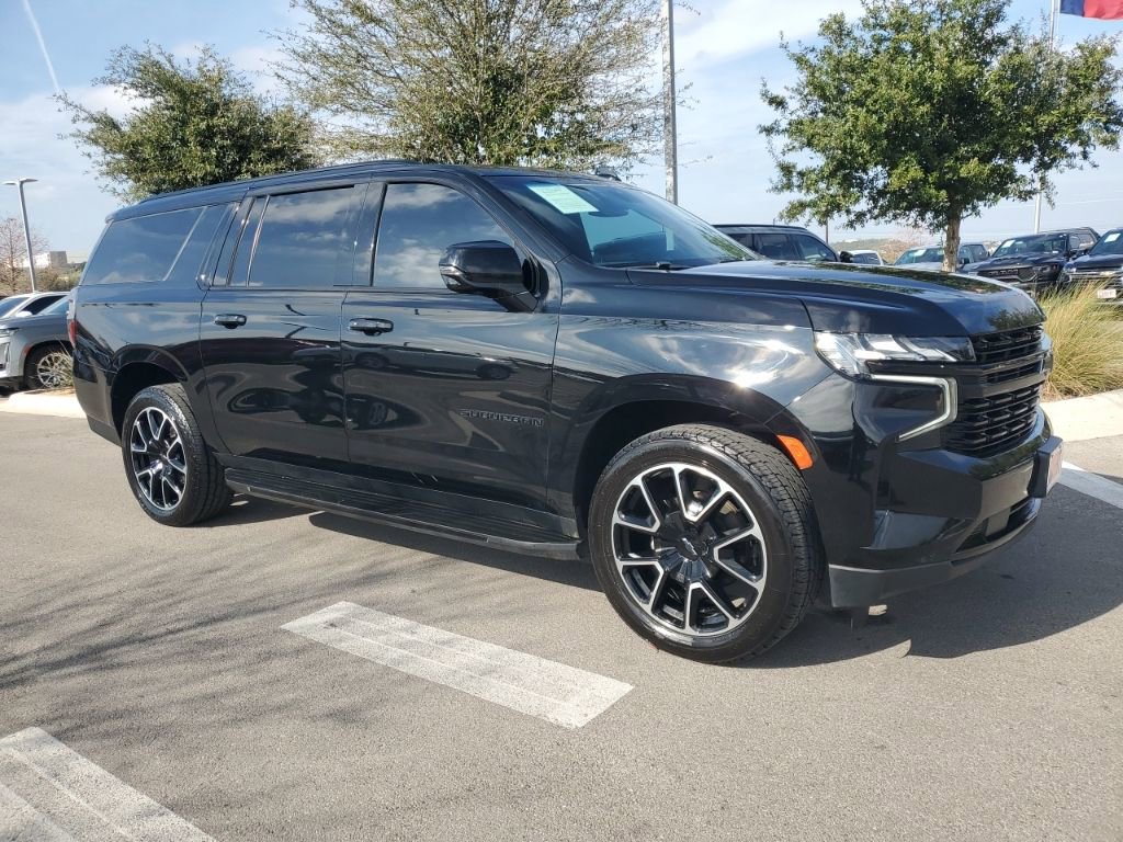 2023 Chevrolet Suburban RST's photo