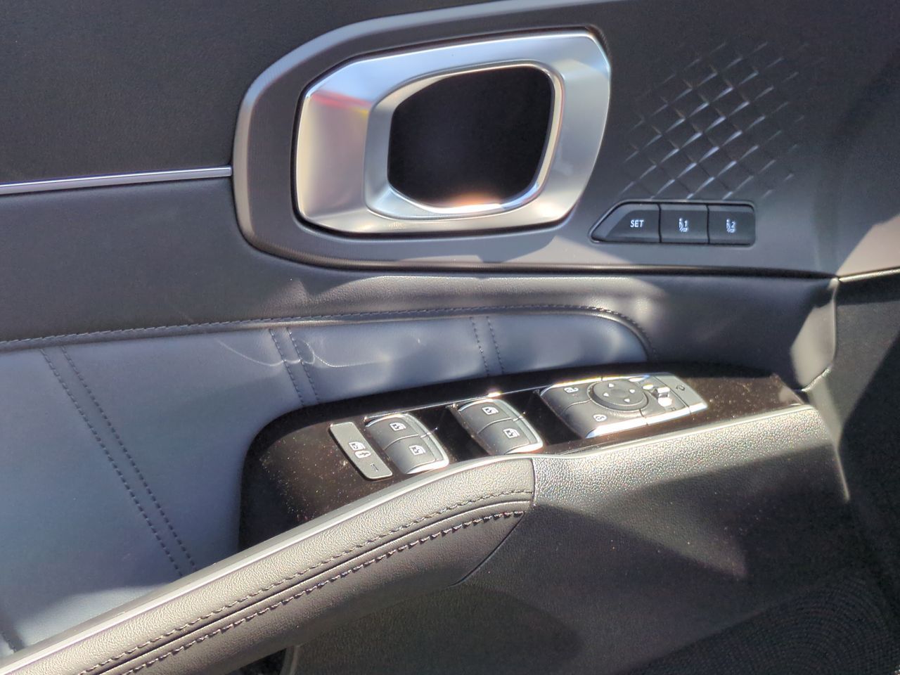 2025 Kia Sorento Hybrid SX Prestige photo 22