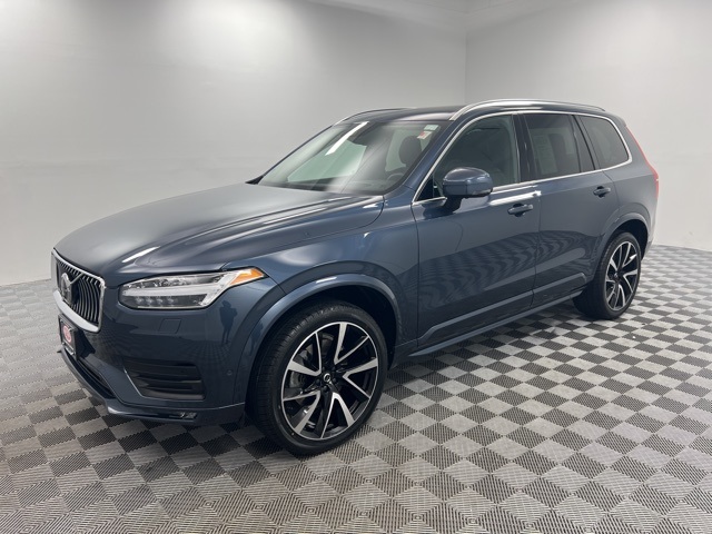 2021 Volvo XC90 T6 Momentum photo 3