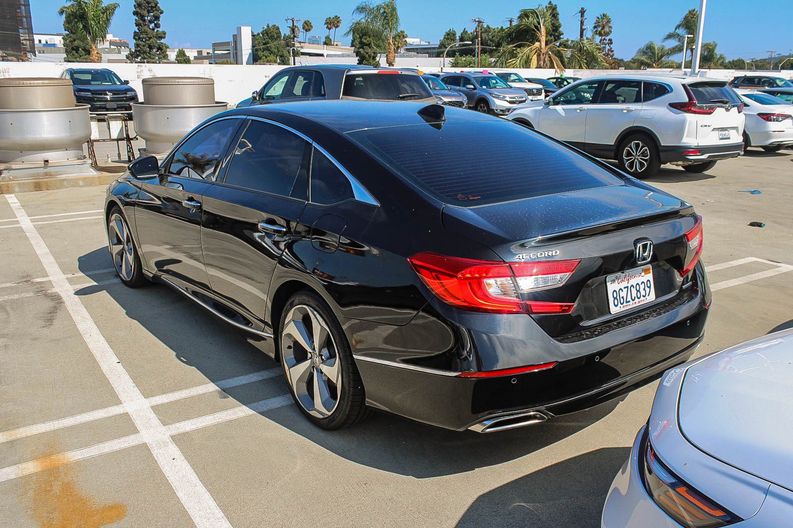 2018 Honda Accord Touring 1.5T photo 3