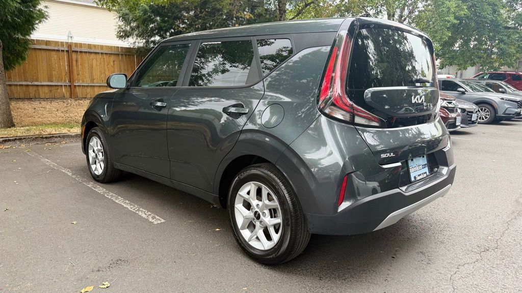 2024 Kia Soul LX photo 6
