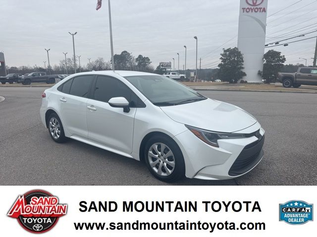 2023 Toyota Corolla LE's photo