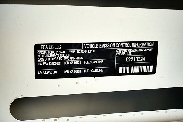 Used 2022 White Jeep Latitude image 34