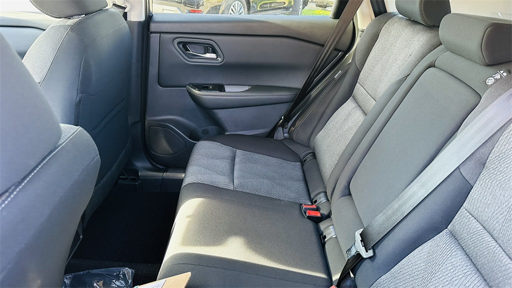 2026 Nissan Rogue SV photo 24