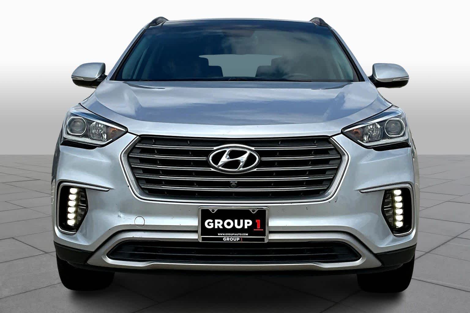 2017 Hyundai Santa Fe Limited Ultimate photo 2