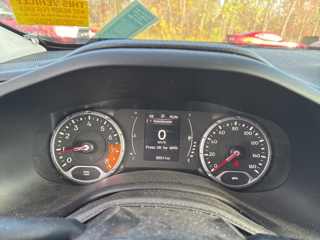 2016 Toyota RAV4 Latitude photo 4