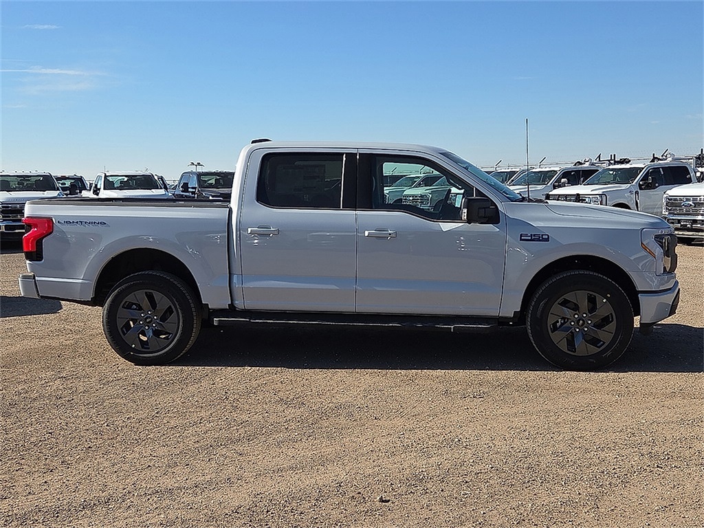 2025 Ford F-150 Lightning photo 4