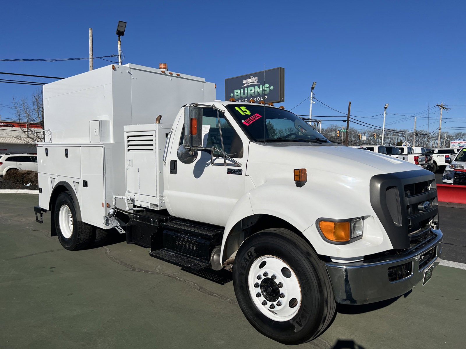 2015 Ford F-750 photo 2