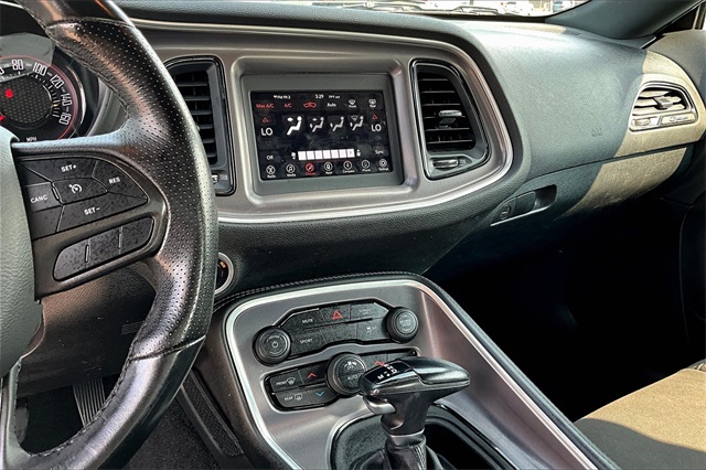 2022 Dodge Challenger SXT photo 7