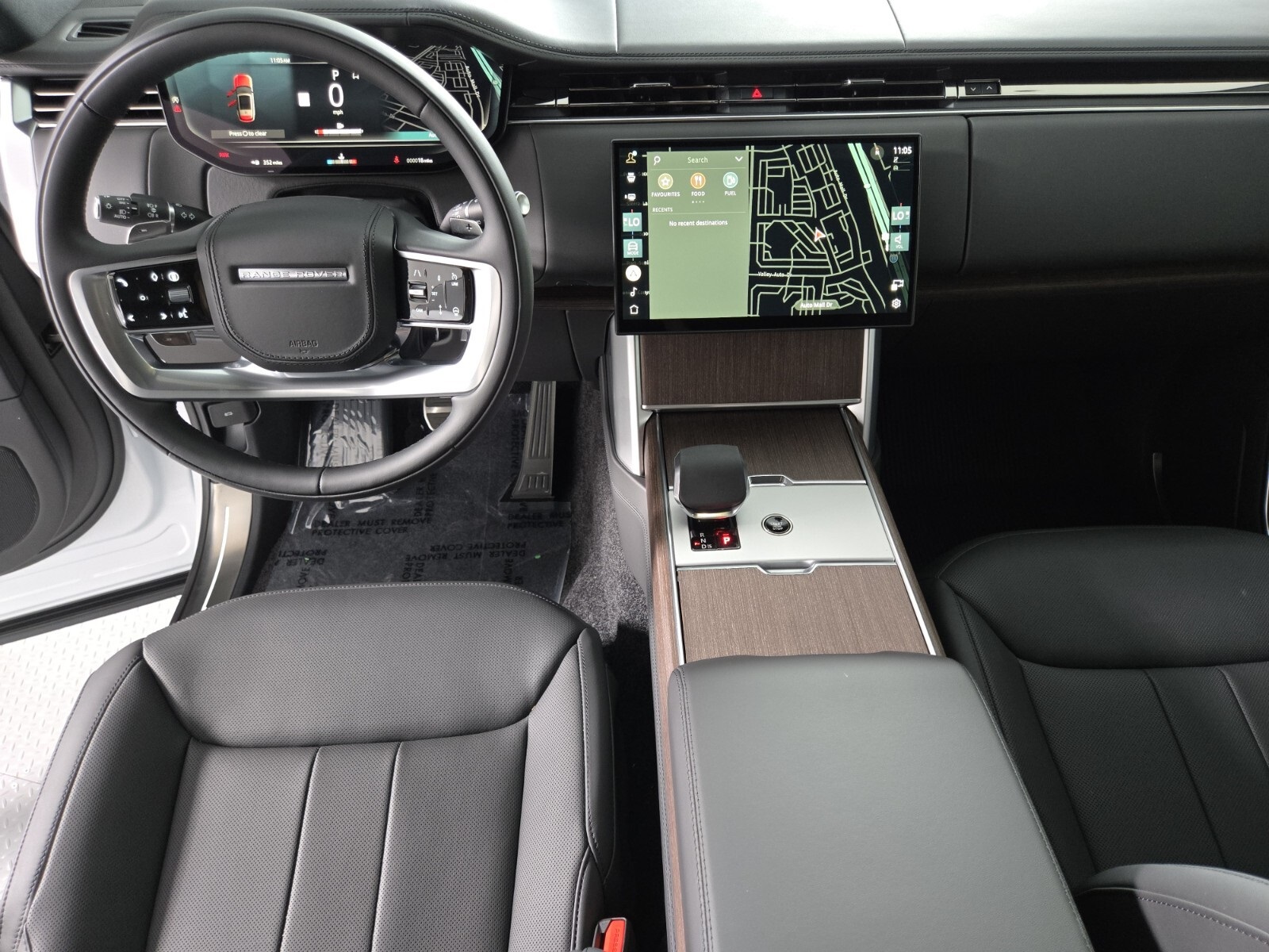 2025 Land Rover Range Rover SE photo 4