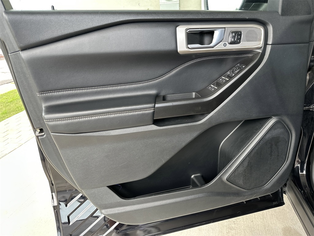 2020 Ford Explorer Limited photo 6