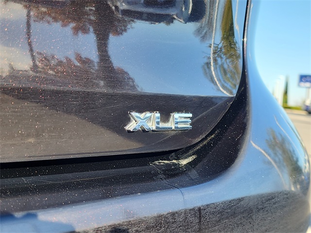 2021 Toyota Highlander XLE photo 3