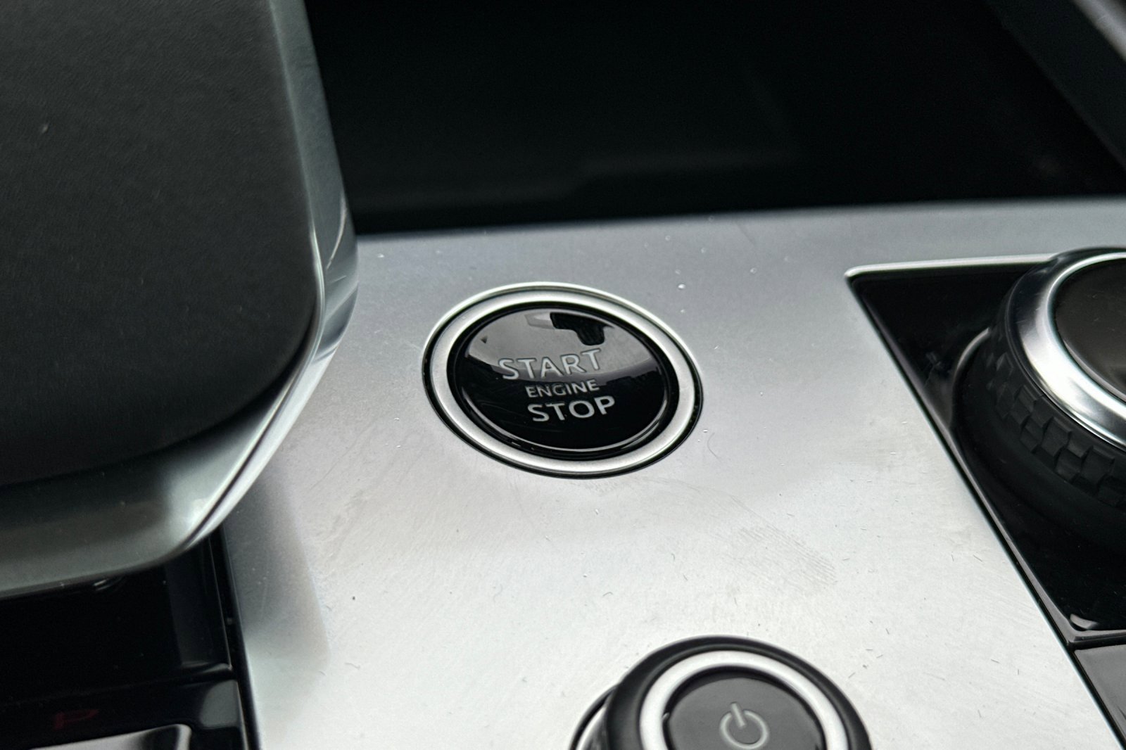 2023 Land Rover Range Rover SE photo 29