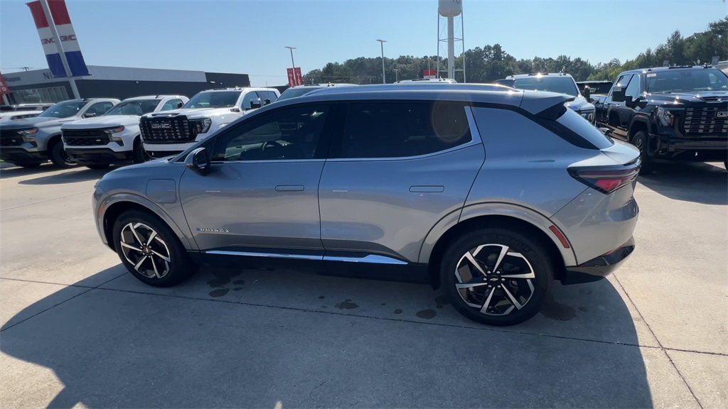 2024 Chevrolet Equinox EV 1LT photo 6