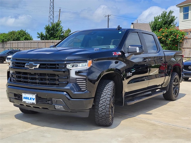 2025 Chevrolet Silverado 1500 RST photo 2