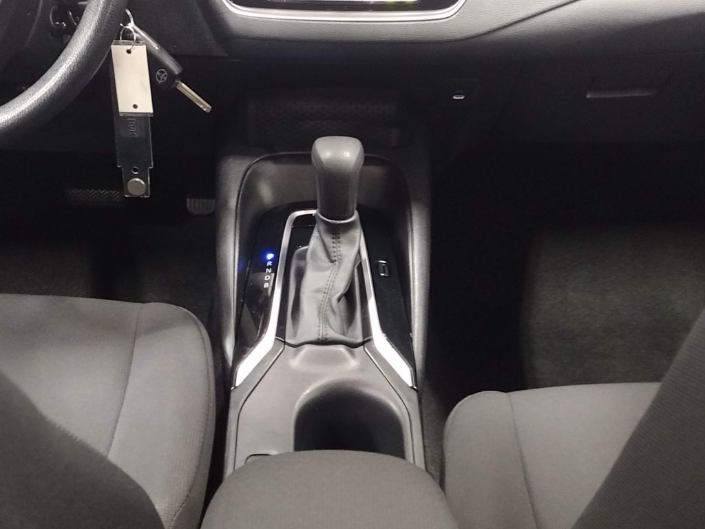 2023 Toyota Corolla LE photo 2