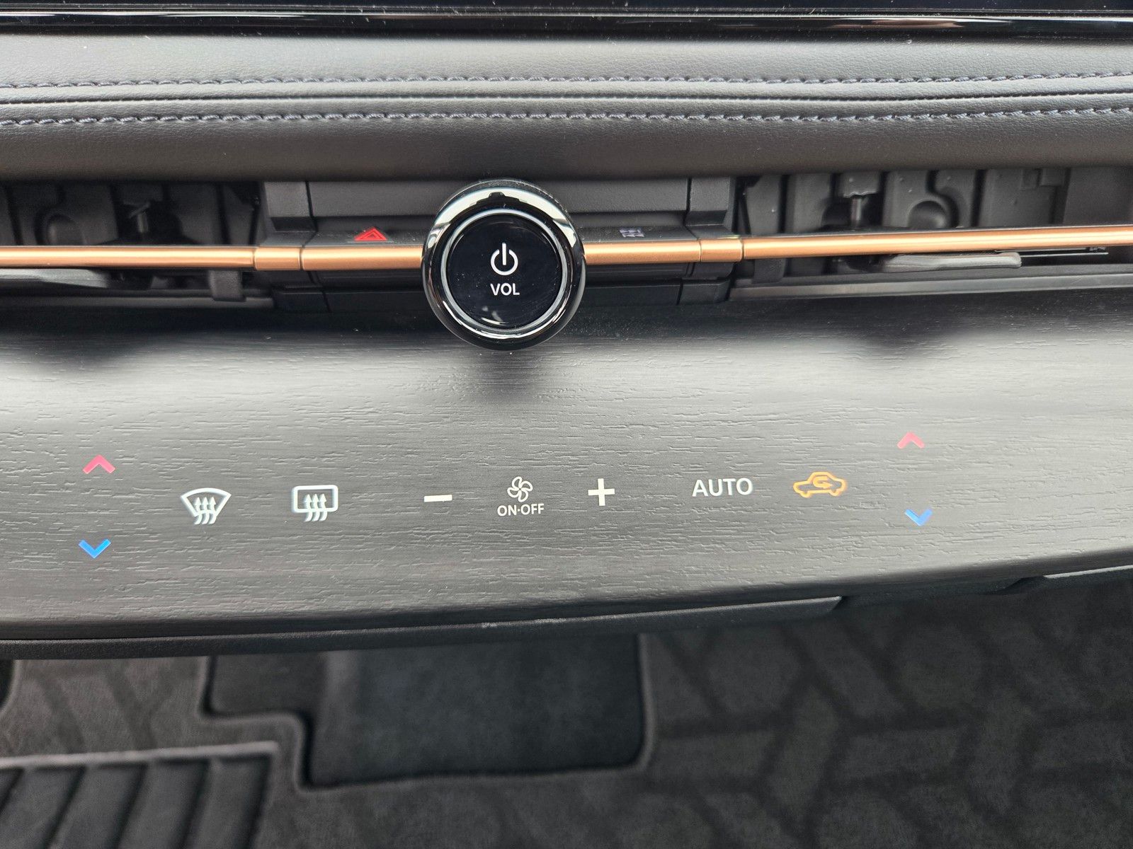 2024 Nissan ARIYA Engage e-4ORCE photo 17