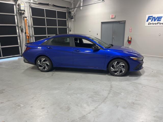 2025 Hyundai Elantra SEL's photo