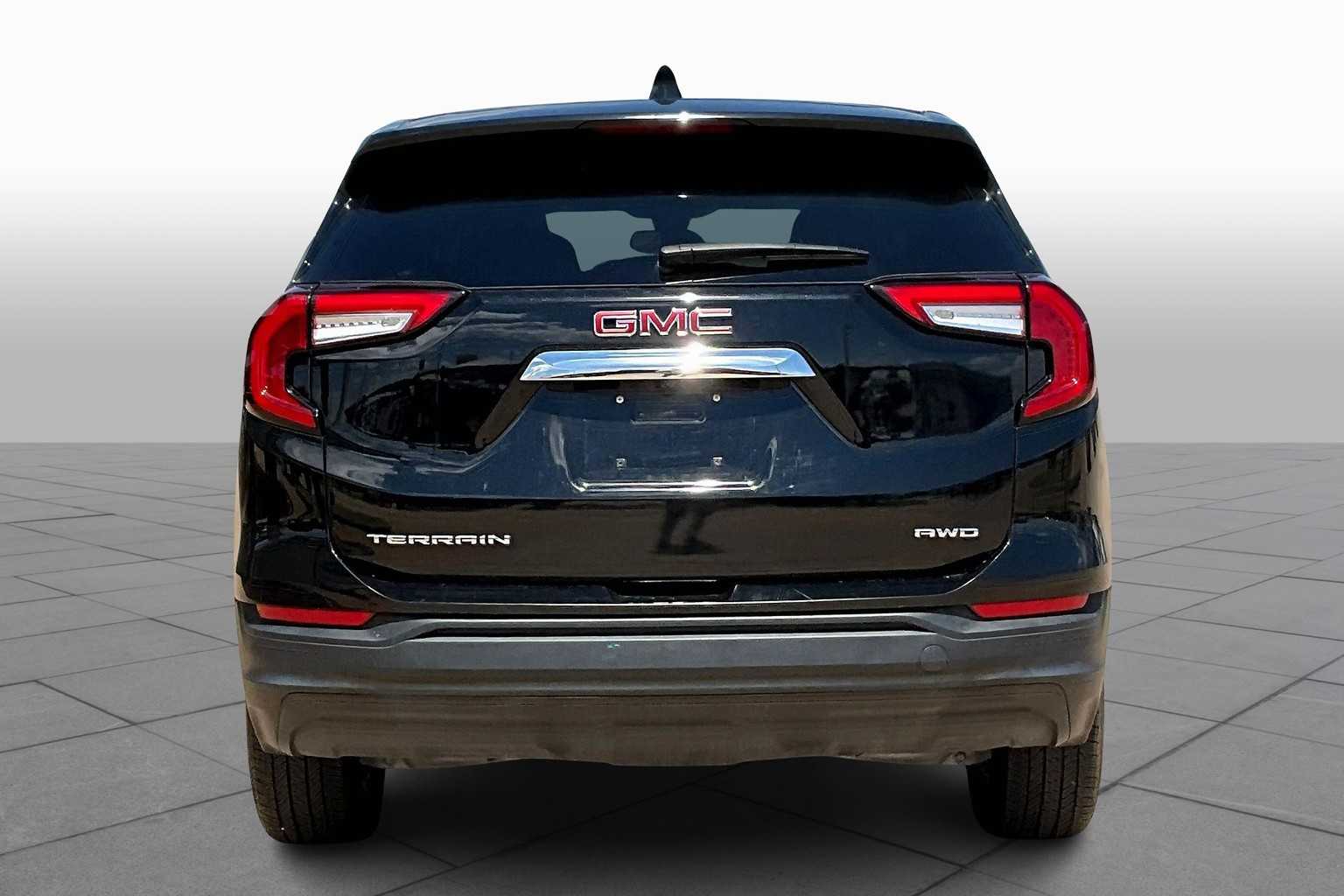 2024 Gmc Terrain SLE photo 3