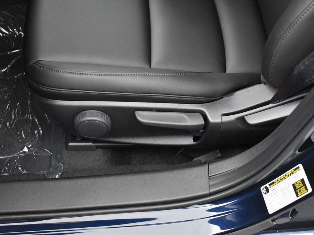 2025 Mazda Mazda3 Sedan 2.5 Select Sport photo 9