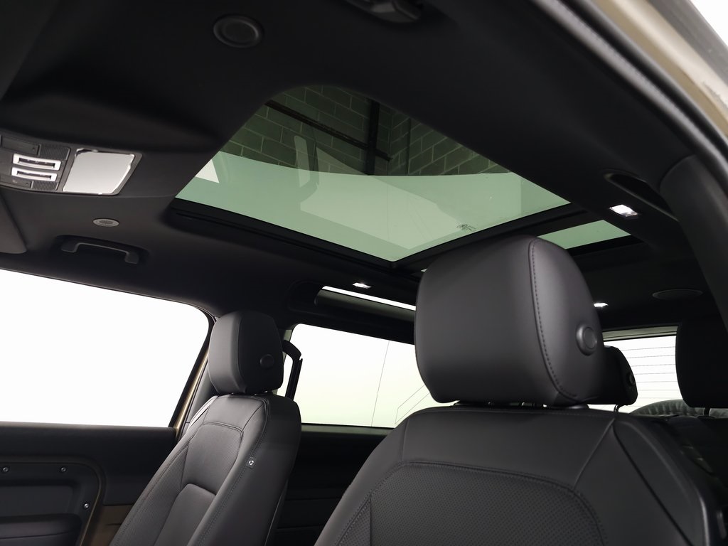 2025 LAND ROVER DEFENDER - Image 14