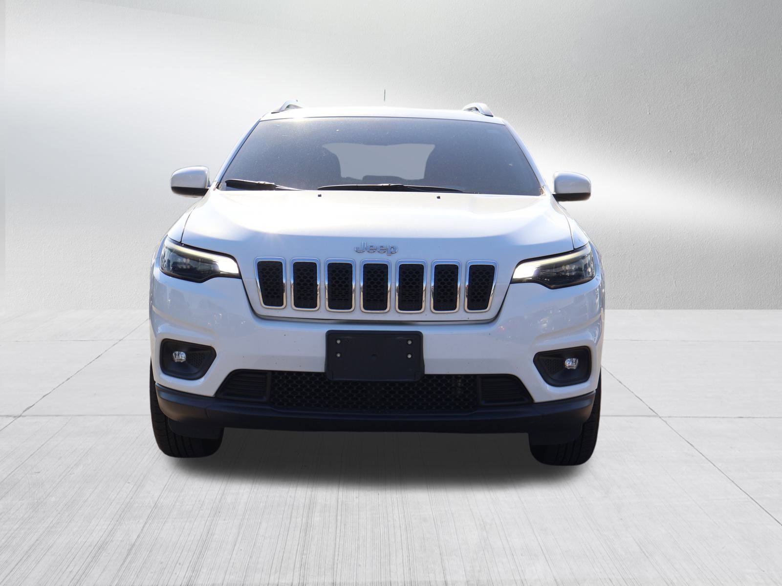 Used 2019 Jeep Cherokee Latitude with VIN 1C4PJMCB8KD211782 for sale in Kansas City