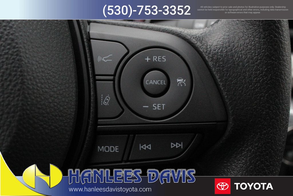 2025 Toyota RAV4 XLE photo 24