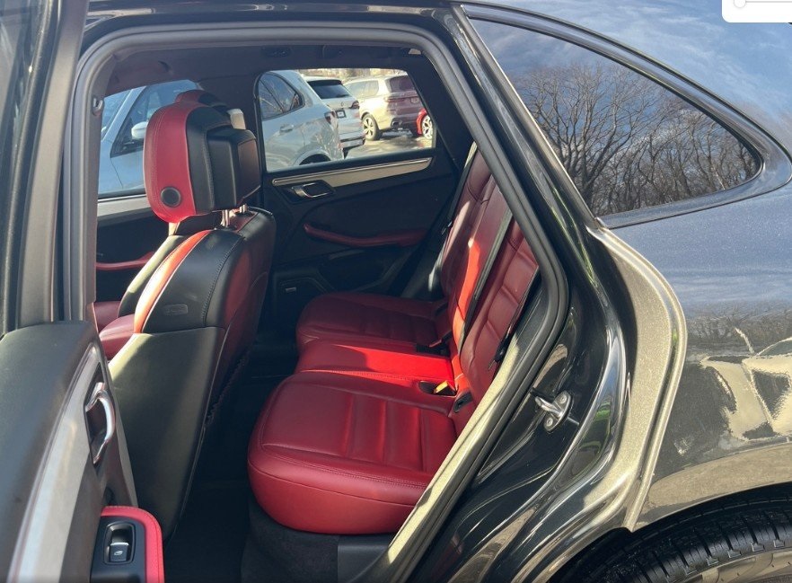 2023 PORSCHE MACAN - Image 12