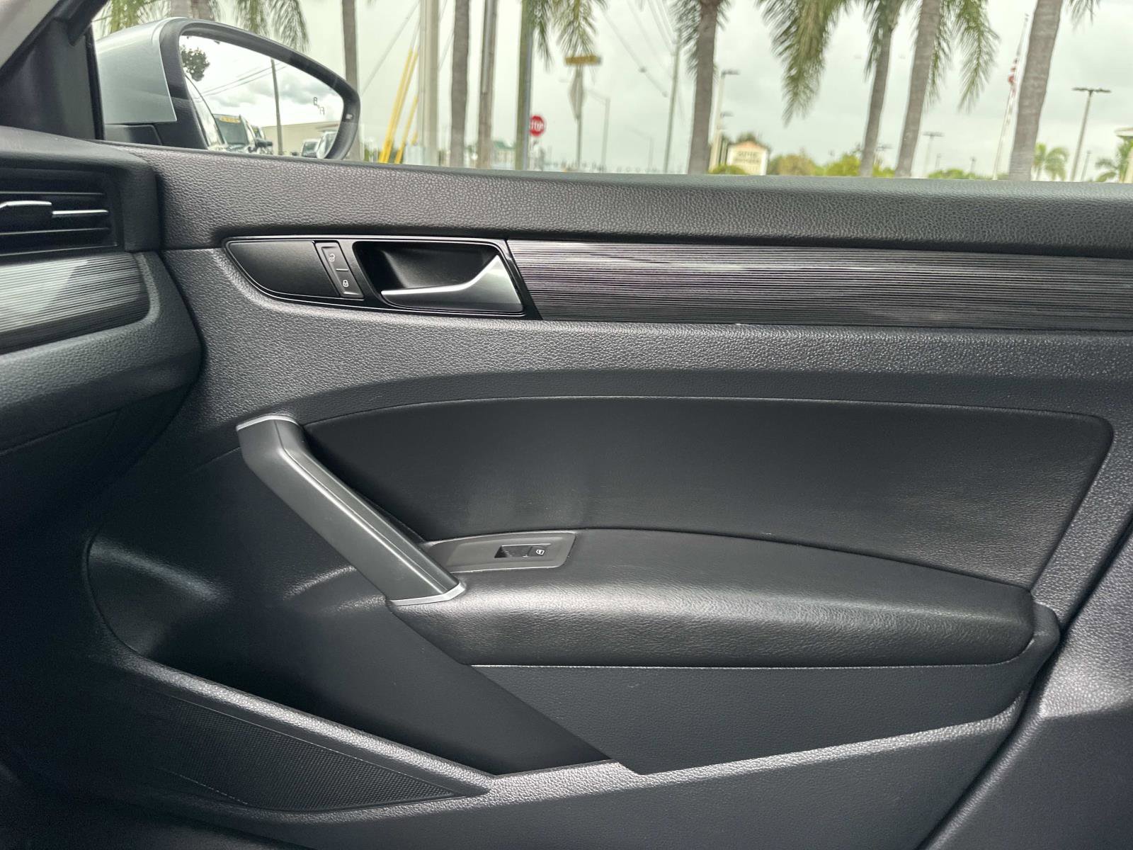 2020 Volkswagen Passat 2.0T R-Line photo 20