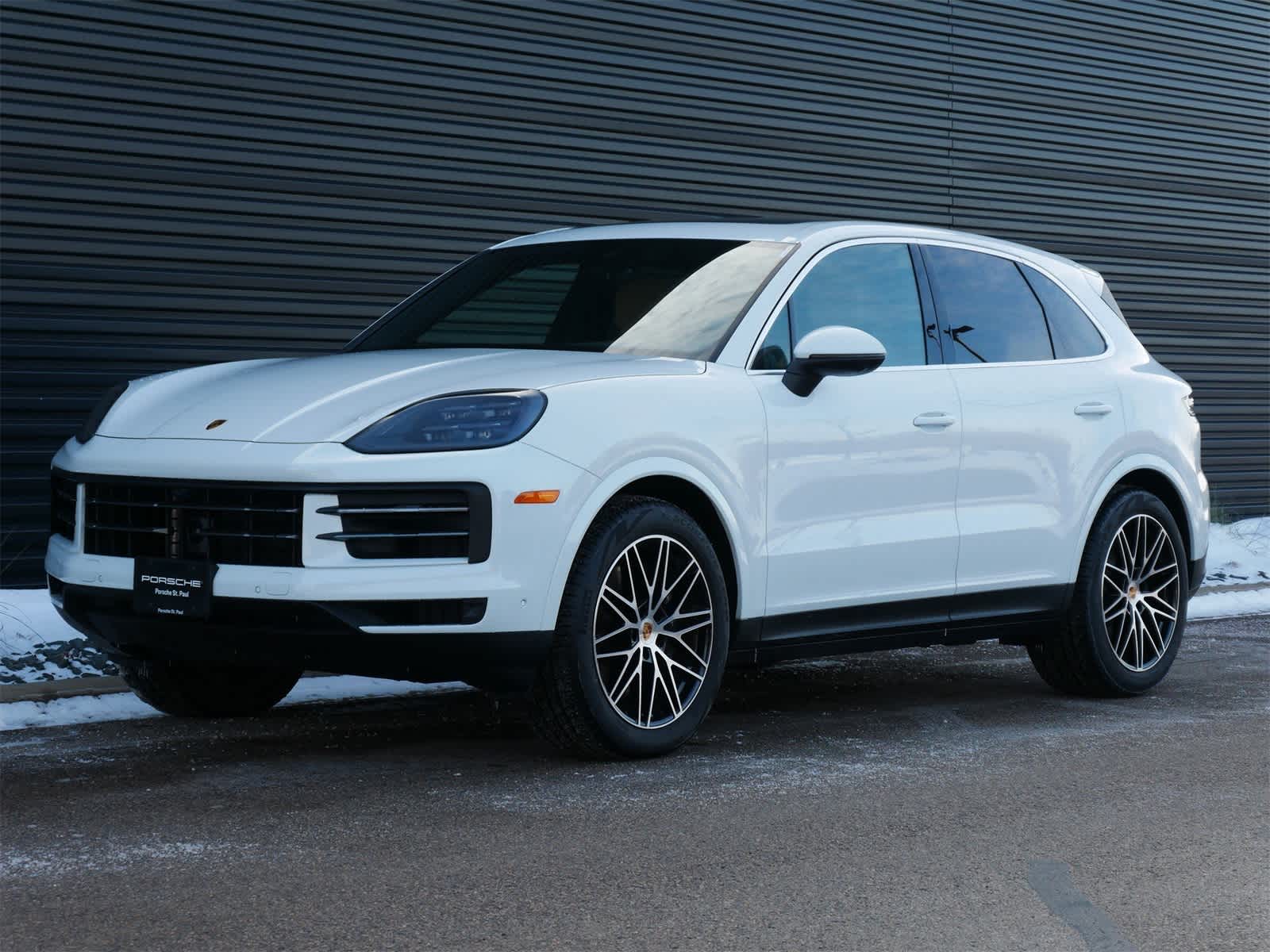 2025 Porsche Cayenne Base's photo