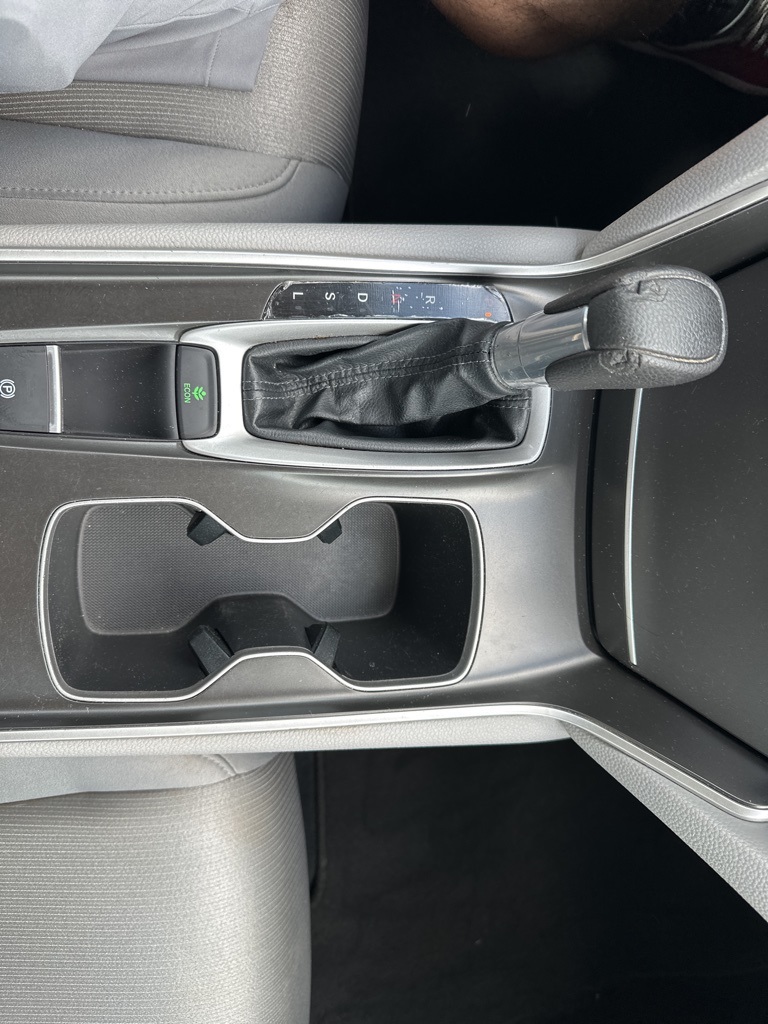 2018 Honda Accord LX photo 22