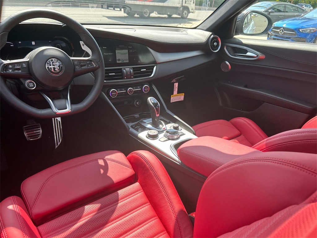 2025 Alfa Romeo Giulia SPRINT photo 2