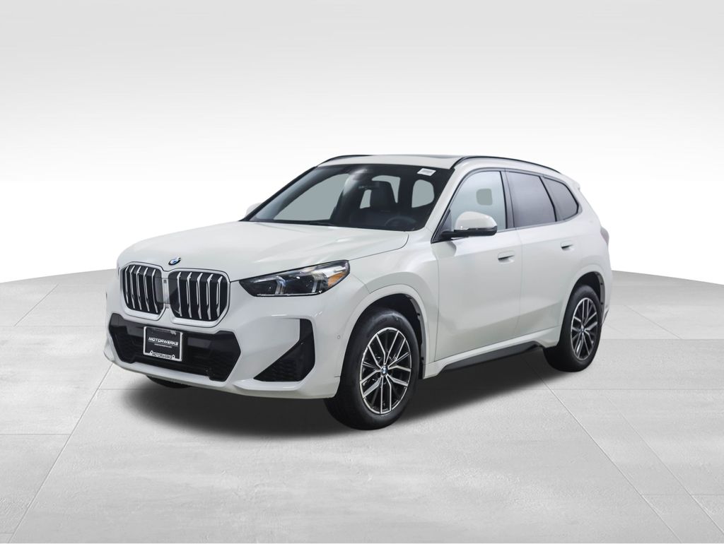 2026 BMW X1 28i's photo
